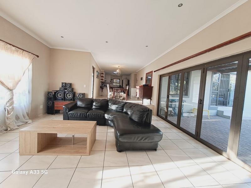 3 Bedroom Property for Sale in Protea Heights Western Cape